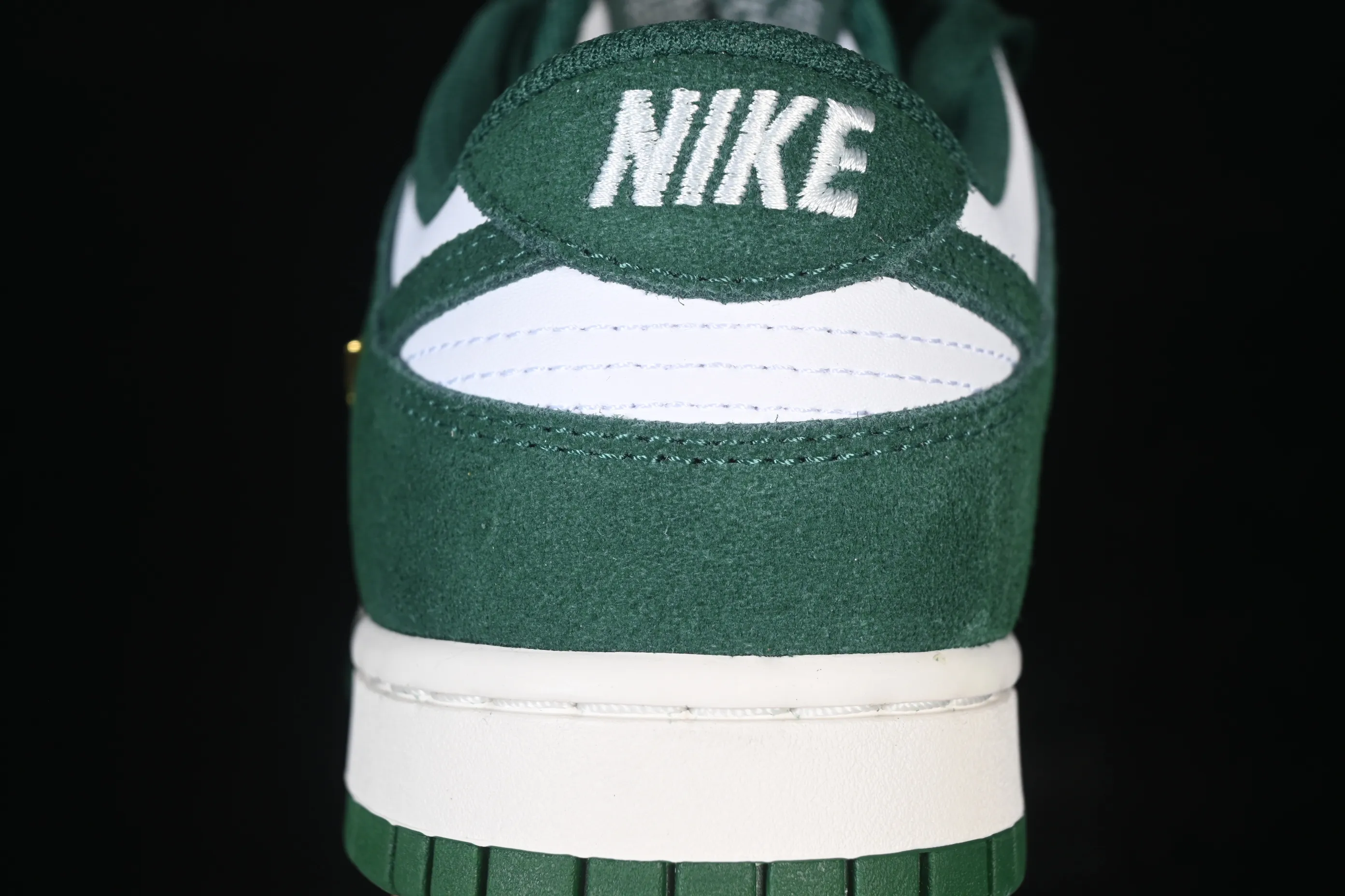 All Categories Nk SB Dunk Series Nk SB Dunk Low Low-top sneakers Nike SB Dunk Low Year of the Horse White Green Low-top casual sneakers IB4417-100